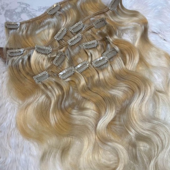 20 In light Blonde #613 Hair Extensions - Clip ins - Picture 5 of 5